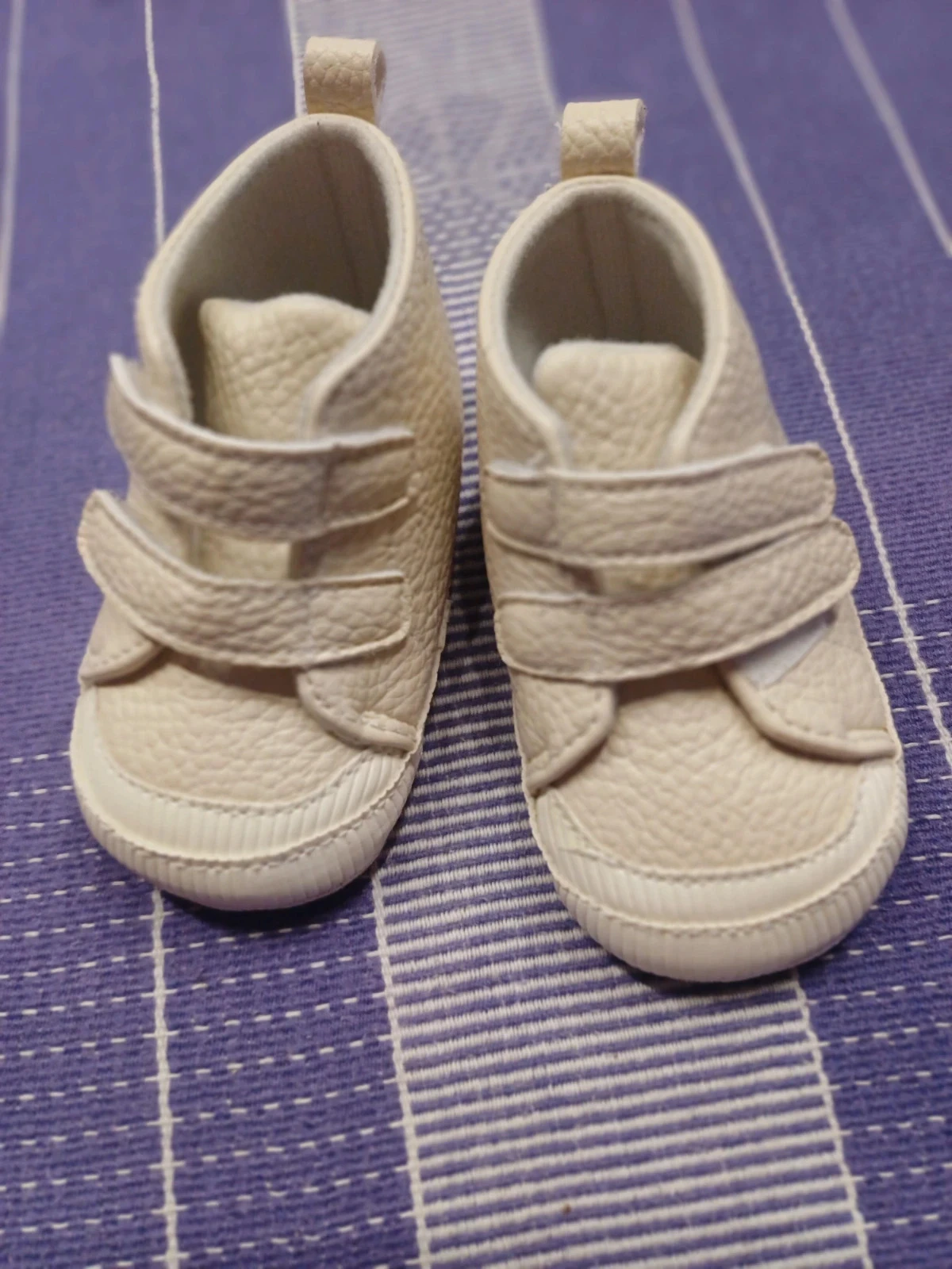 Chaussures bébé 9 12 mois soit 19